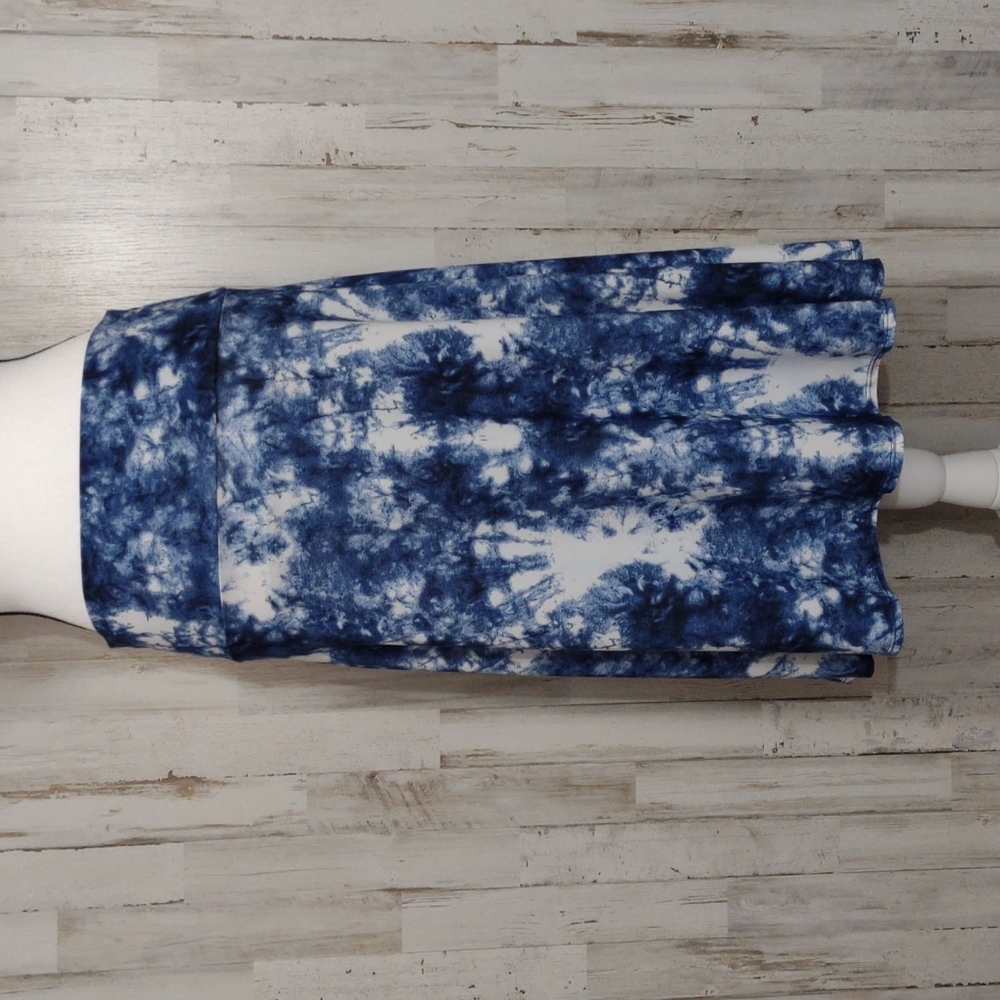 LuLaRoe Blue & White Skirt